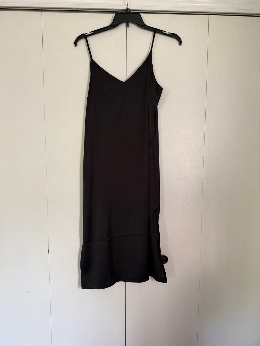 Sleek Black Midi Slip Dress with Spaghetti Straps
